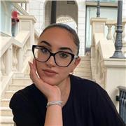 Ragazza bilingue da lezioni private di inglese a ragazzi e bambini